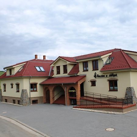 Отель Penzion U Sklepu Hovorany Экстерьер фото